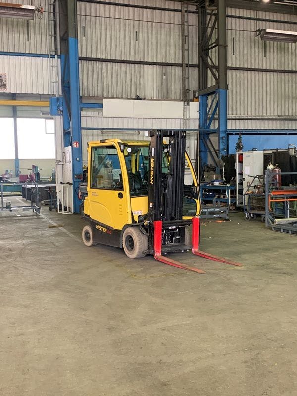 Forklift with electric drive, load capacity: 3,000 Kg