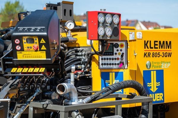 KLEMM Drilling Equipment

A combination of powerful hydraulics, high drilling performance, and impressive energy efficiency - a real all-rounder for probe drilling in near-surface geothermal energy.