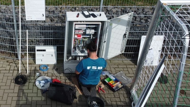 Conversion d'un système d'éclairage de stade en technologie LED